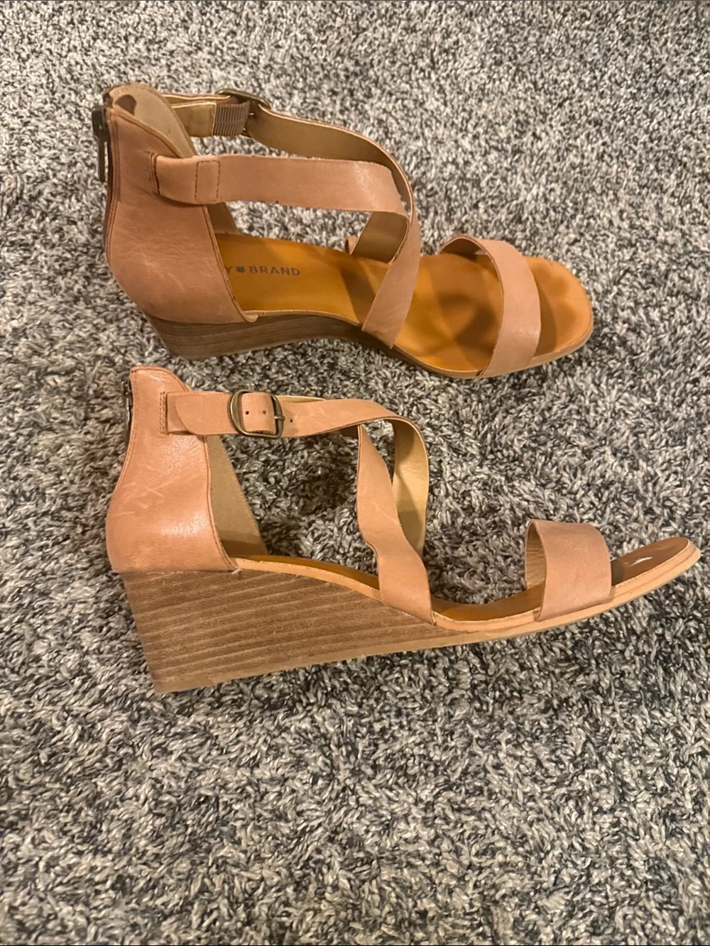Lucky Brand Caisby Women’s 10 Tan Leather Strappy Wedge Sandals